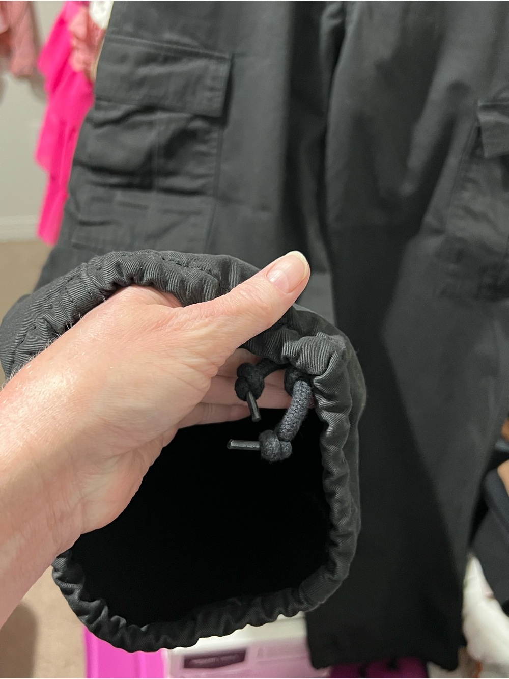 Levi’s Woman’s 94 Baggy Cargo Pants Bundle - Picture 14 of 16